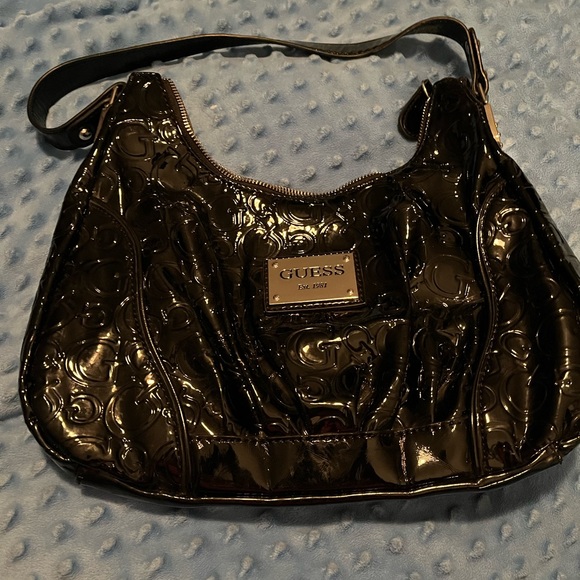 Black patent leather guess purse. - Picture 1 of 2